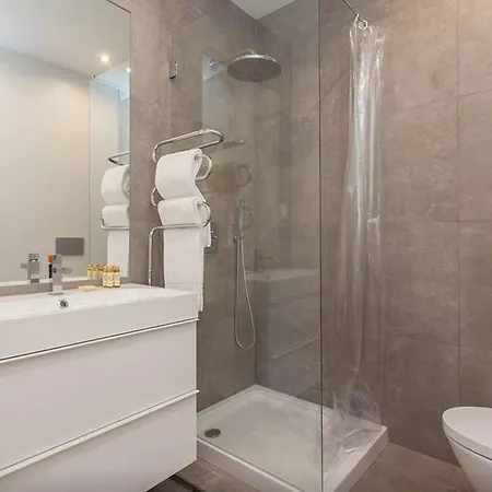 Design Duplex Ba/ Chiado Apartament *